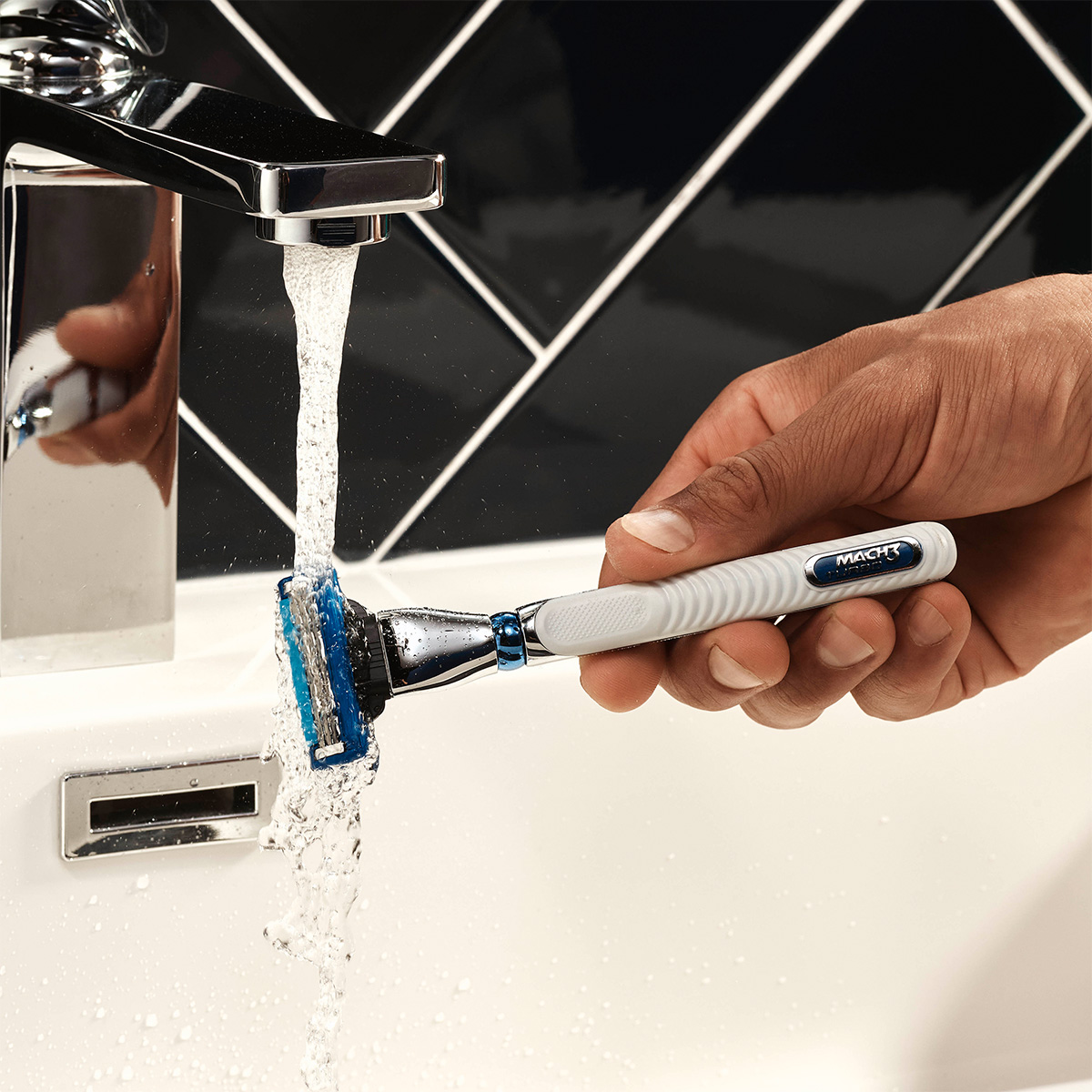 Сменные кассеты Mach3 Turbo 4шт от Gillette + 11