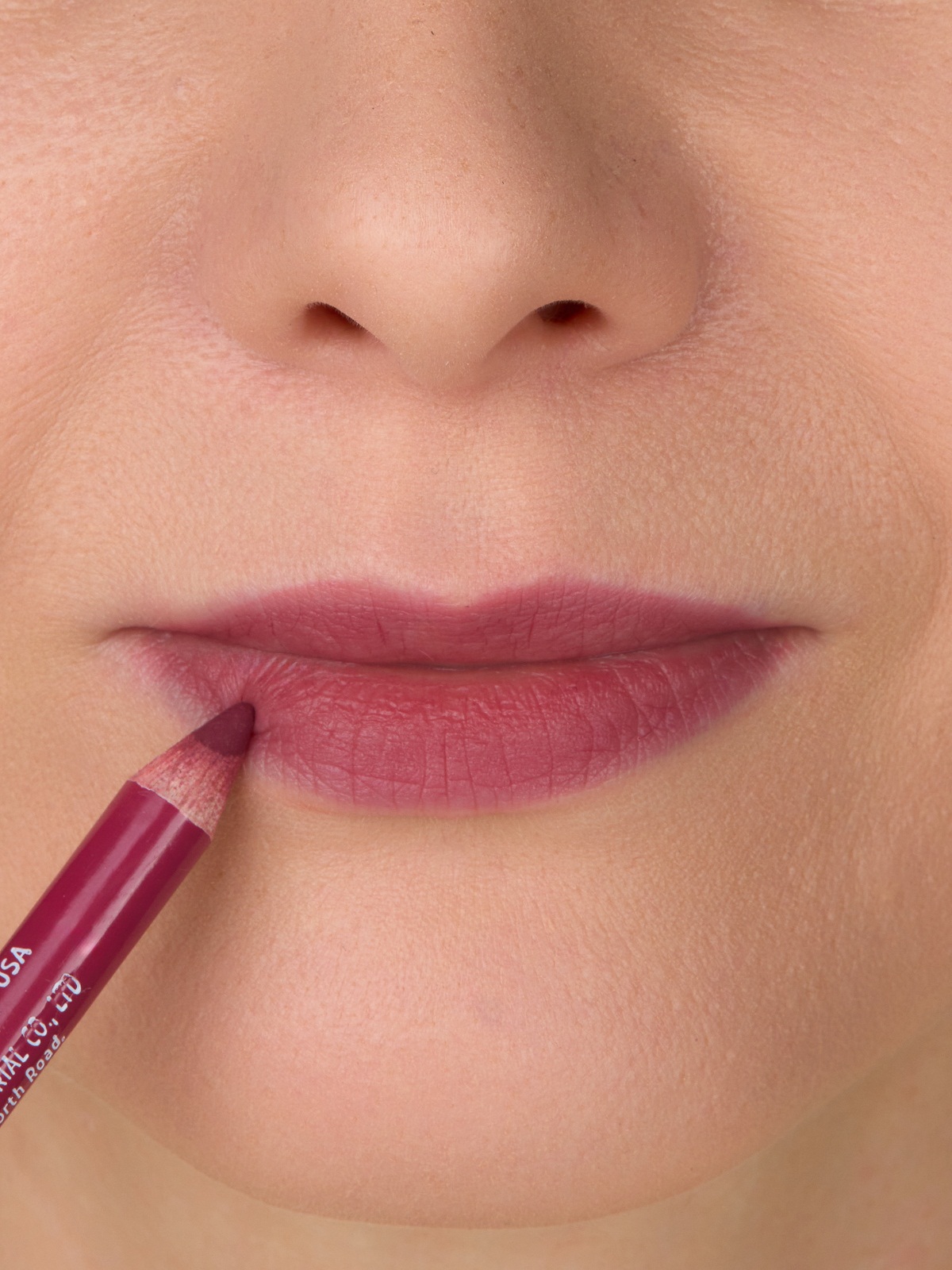 Карандаш для губ с точилкой, тон 12 розовая роза от TF cosmetics + 3